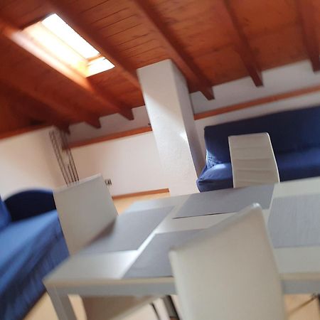 Appartamenti Vacanze E Camere Roccetta Fiorita Pettenasco Kamer foto