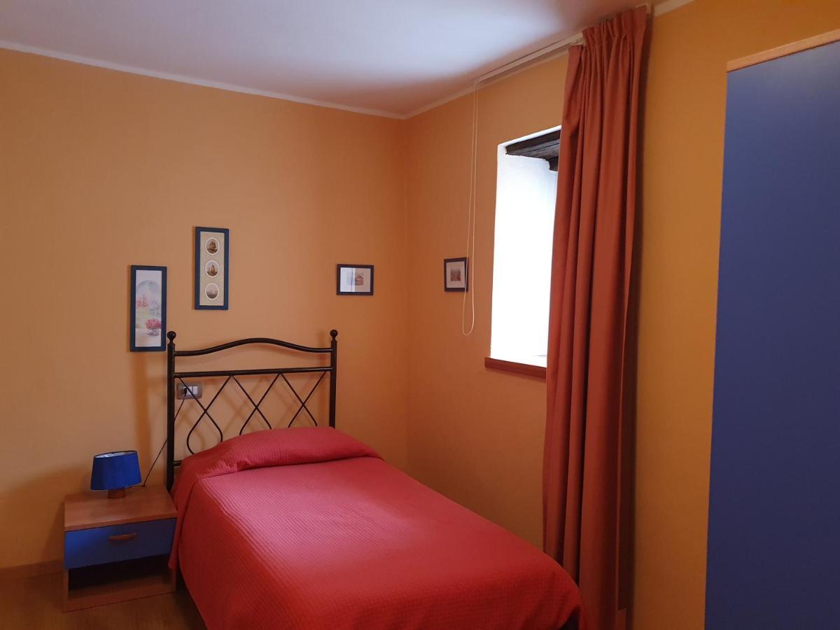 Appartamenti Vacanze E Camere Roccetta Fiorita Pettenasco Kamer foto