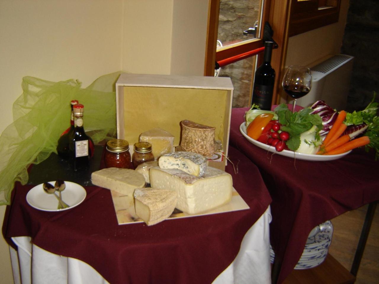 Appartamenti Vacanze E Camere Roccetta Fiorita Pettenasco Buitenkant foto