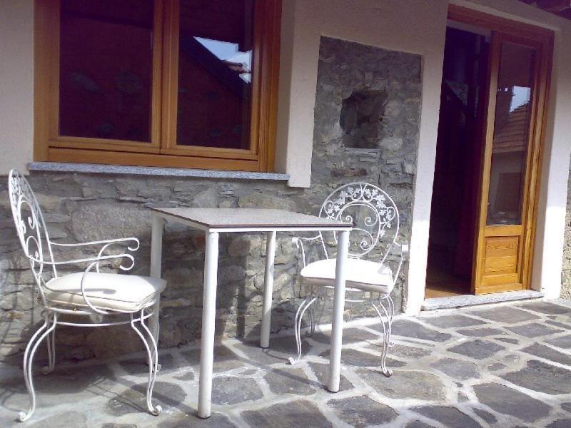 Appartamenti Vacanze E Camere Roccetta Fiorita Pettenasco Buitenkant foto