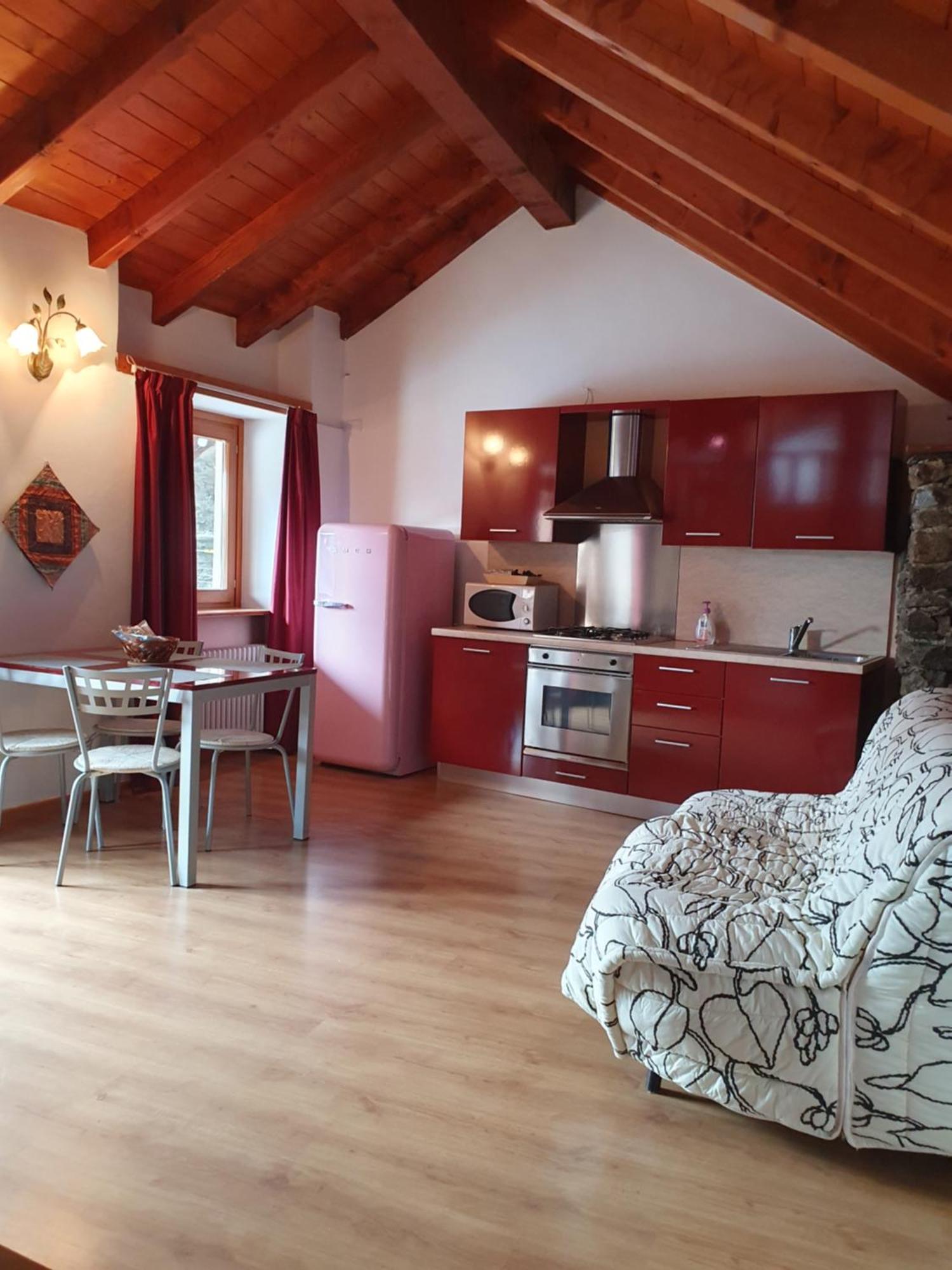 Appartamenti Vacanze E Camere Roccetta Fiorita Pettenasco Kamer foto