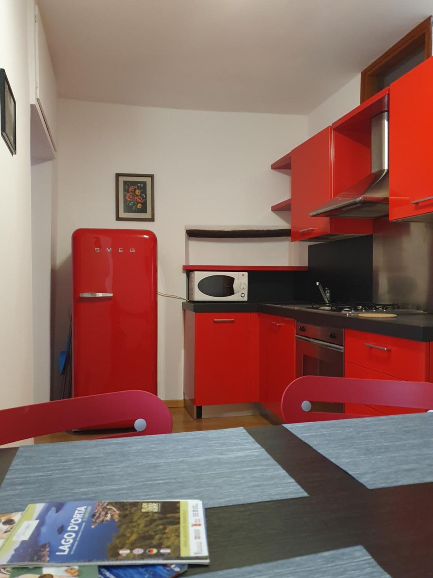 Appartamenti Vacanze E Camere Roccetta Fiorita Pettenasco Kamer foto