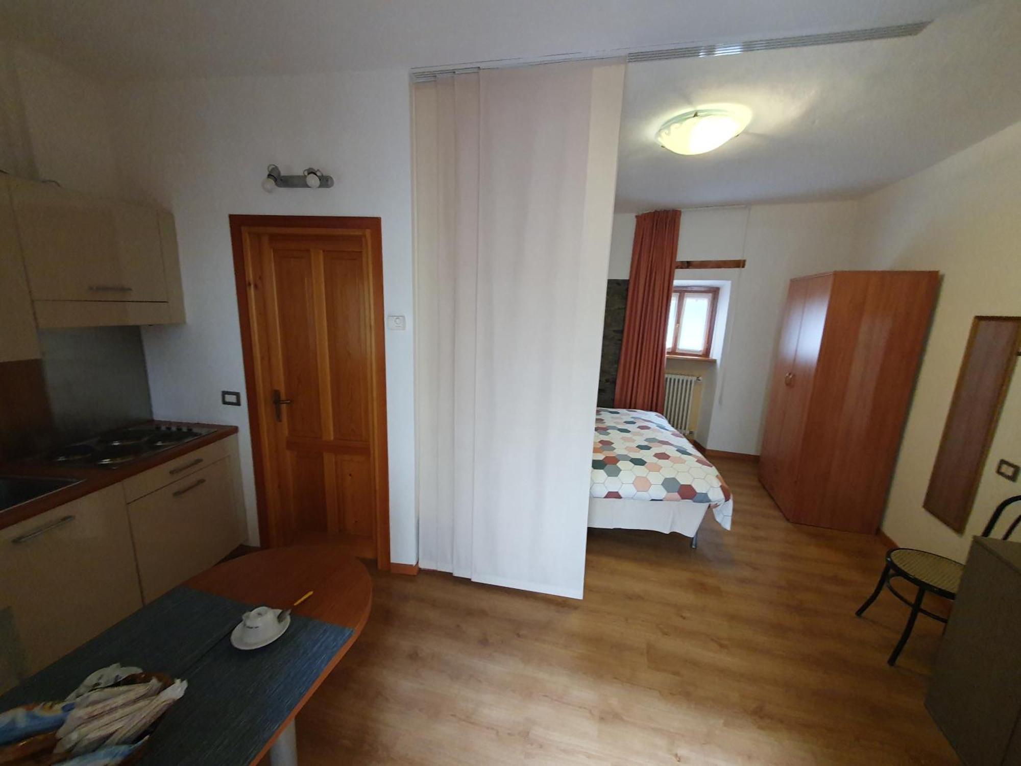 Appartamenti Vacanze E Camere Roccetta Fiorita Pettenasco Kamer foto