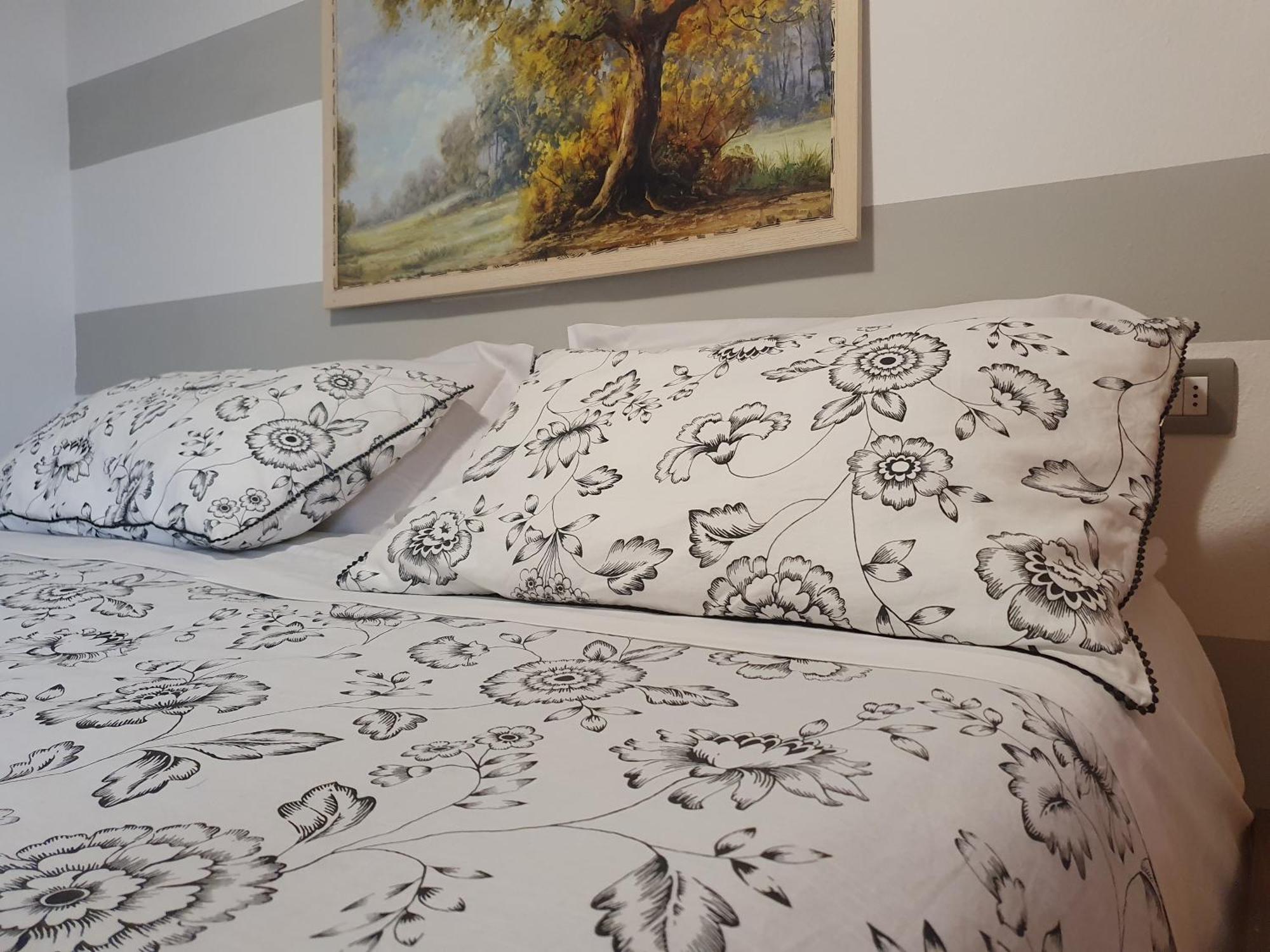 Appartamenti Vacanze E Camere Roccetta Fiorita Pettenasco Kamer foto