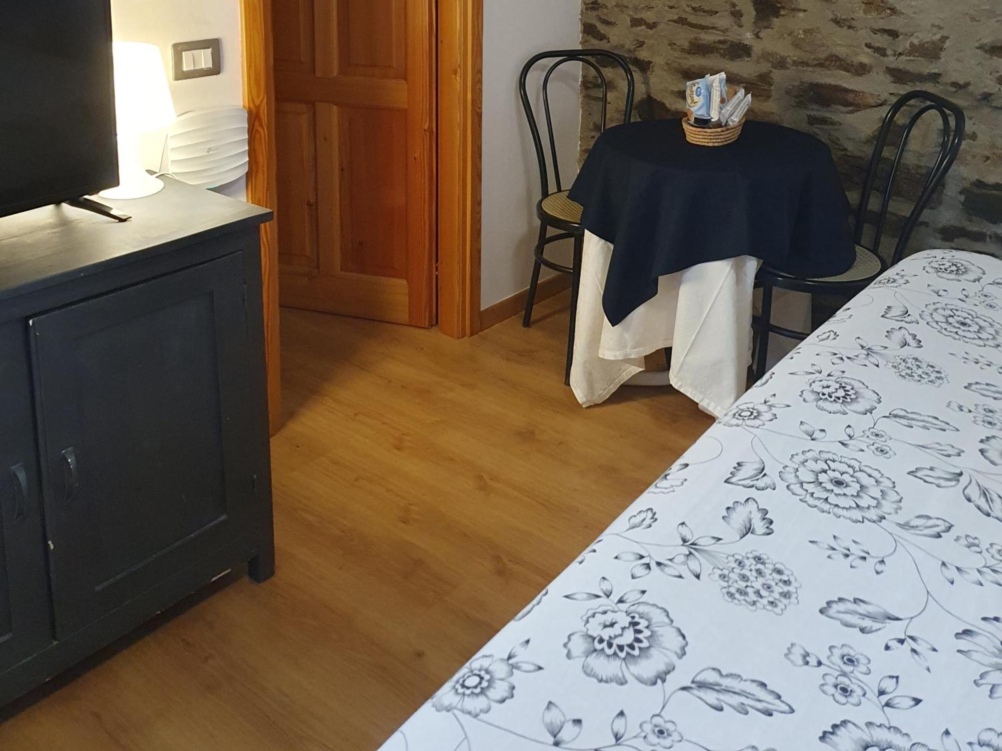Appartamenti Vacanze E Camere Roccetta Fiorita Pettenasco Kamer foto
