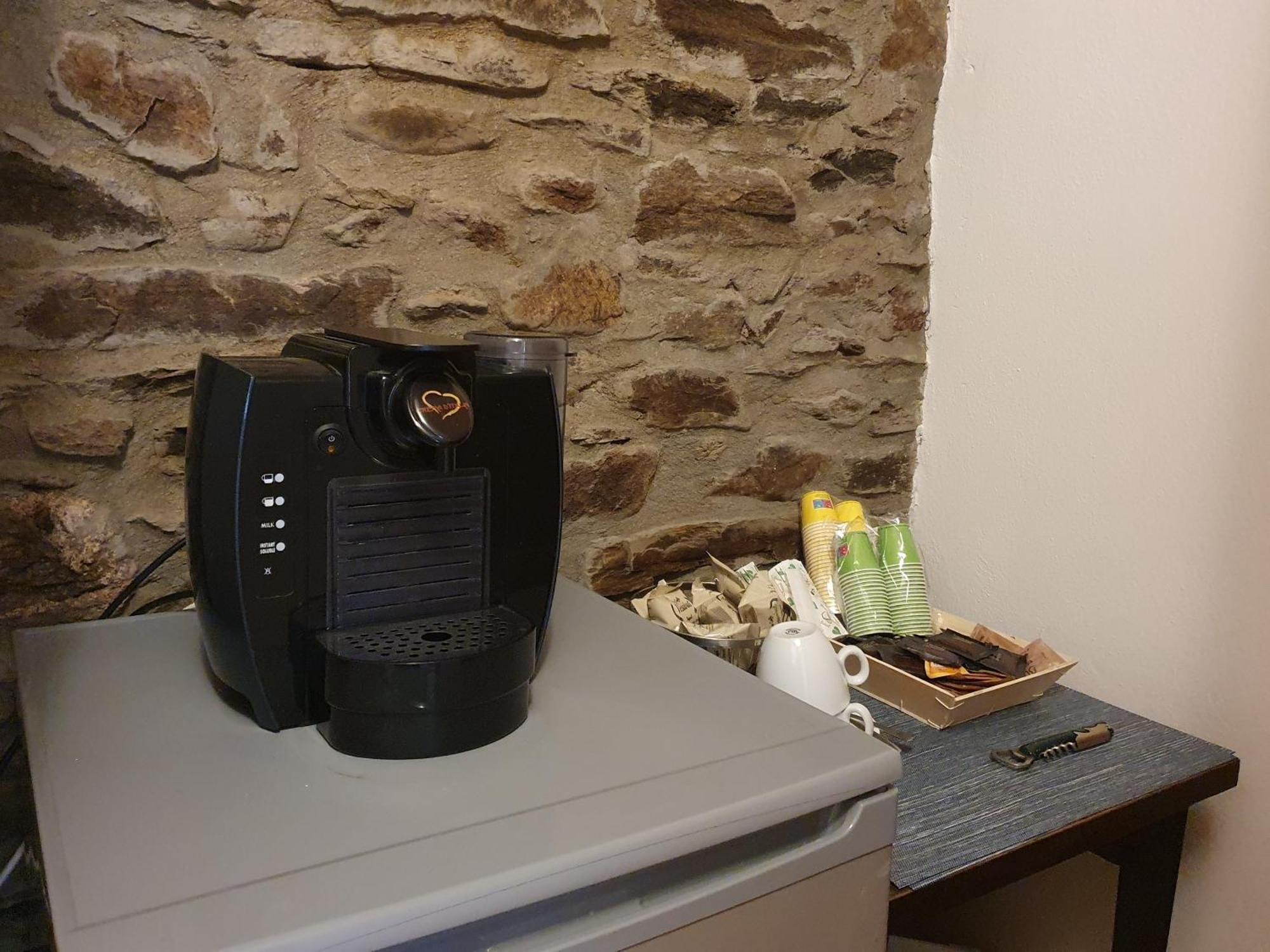 Appartamenti Vacanze E Camere Roccetta Fiorita Pettenasco Kamer foto