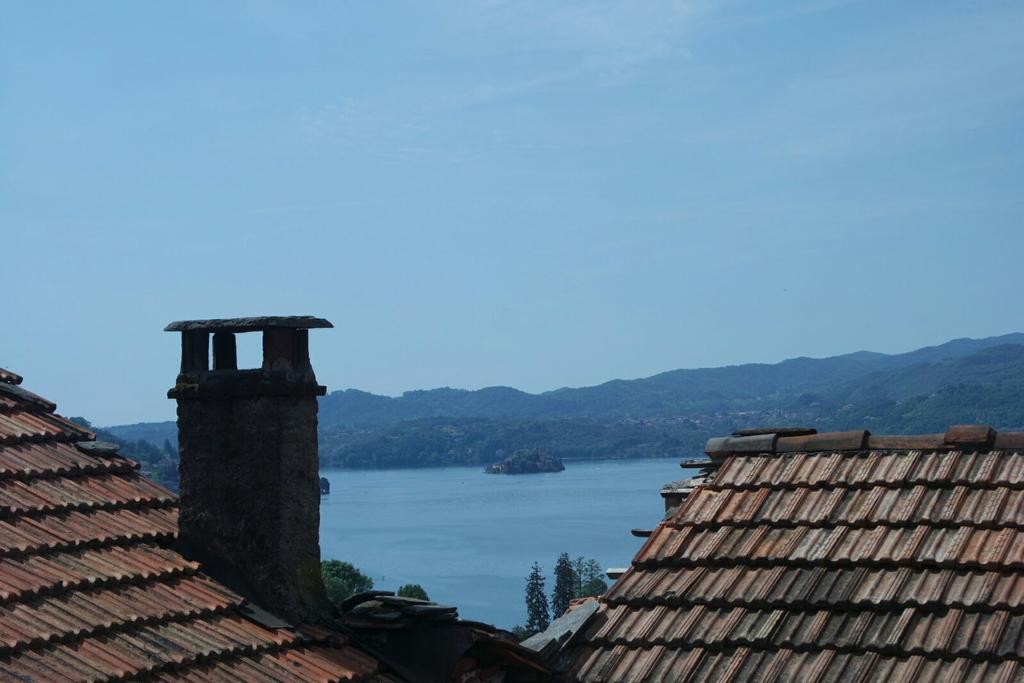 Appartamenti Vacanze E Camere Roccetta Fiorita Pettenasco Buitenkant foto